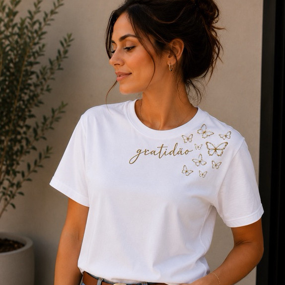 Camiseta Feminina Estampada Gratidão Borboletas Minimalista Camisa 100% Algodão Premium Delicada Macia Confortavel