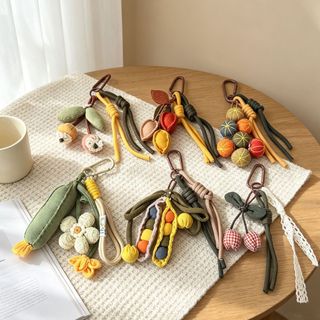 Novo estilo tecido bucha flor pingente estilo Pastoral cheio de algodão Retro ornamentos menina chaveiro saco decoração 