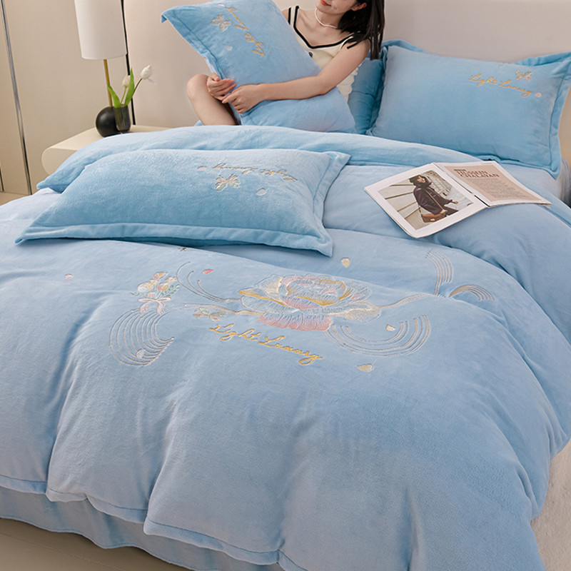 Simples bordado leite veludo conjunto de quatro peças inverno dupla face veludo engrossado velo Coral flanela bordado co