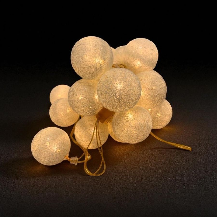 Cordão de LED Bola Barbante Branco Quente com Fio Dourado 20 Leds 110V - 4,5m - 1 unidade - Rizzo