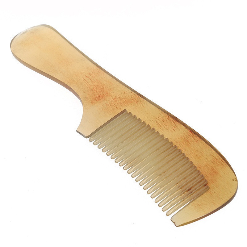 Pente de beleza profissional feito de chifre de boi para massagem e tratamentos de beleza em salões.