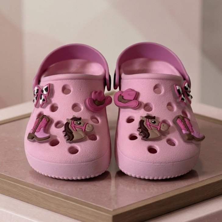 Babuche Infantil Feminino Sandália Antiderrapante Personagem Boiadeira Escolar Super Confortável Personalizável