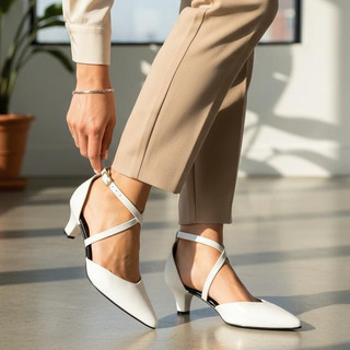 Scarpin Feminino Sapato Social Salto Médio Tiras Cruzadas Fivela Dourada Bico Fino Confortável Trabalho Evangélica Festa