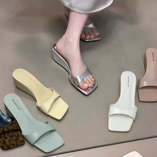 Moda francesa chinelos de salto alto feminino exterior usar Flip-Flops 2026 verão dedo do pé quadrado aberto estilo dopa
