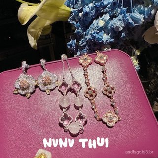 Joias Vintage Italianas: Brincos de Camélia com Pedras Preciosas, Conjunto de Pulseira Floral de Luxo Leve com Madrepéro