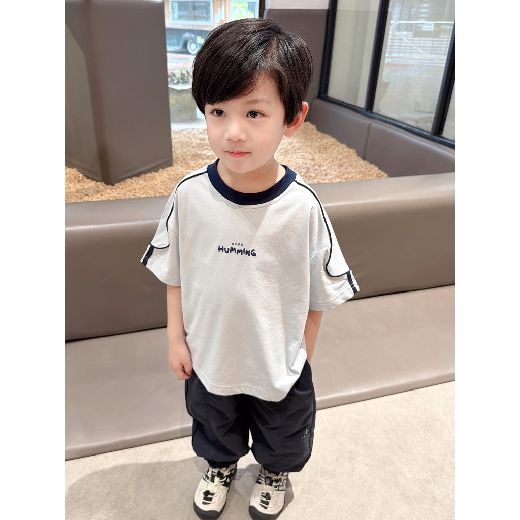 Boa textura ~ meninos estilo esportivo camiseta de manga curta 2026 verão novo estilo médio crianças pequenas estilo oci