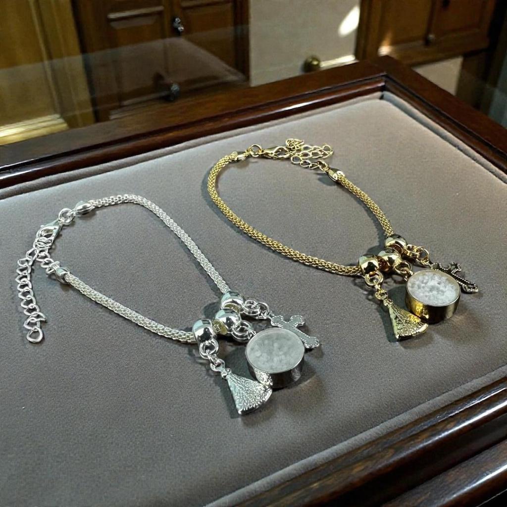 Pulseira Folheada em Dourado e Prata de Sal Grosso, Nossa Senhora Aparecida e Cruz para Proteção Regulável  PROMOÇÃO