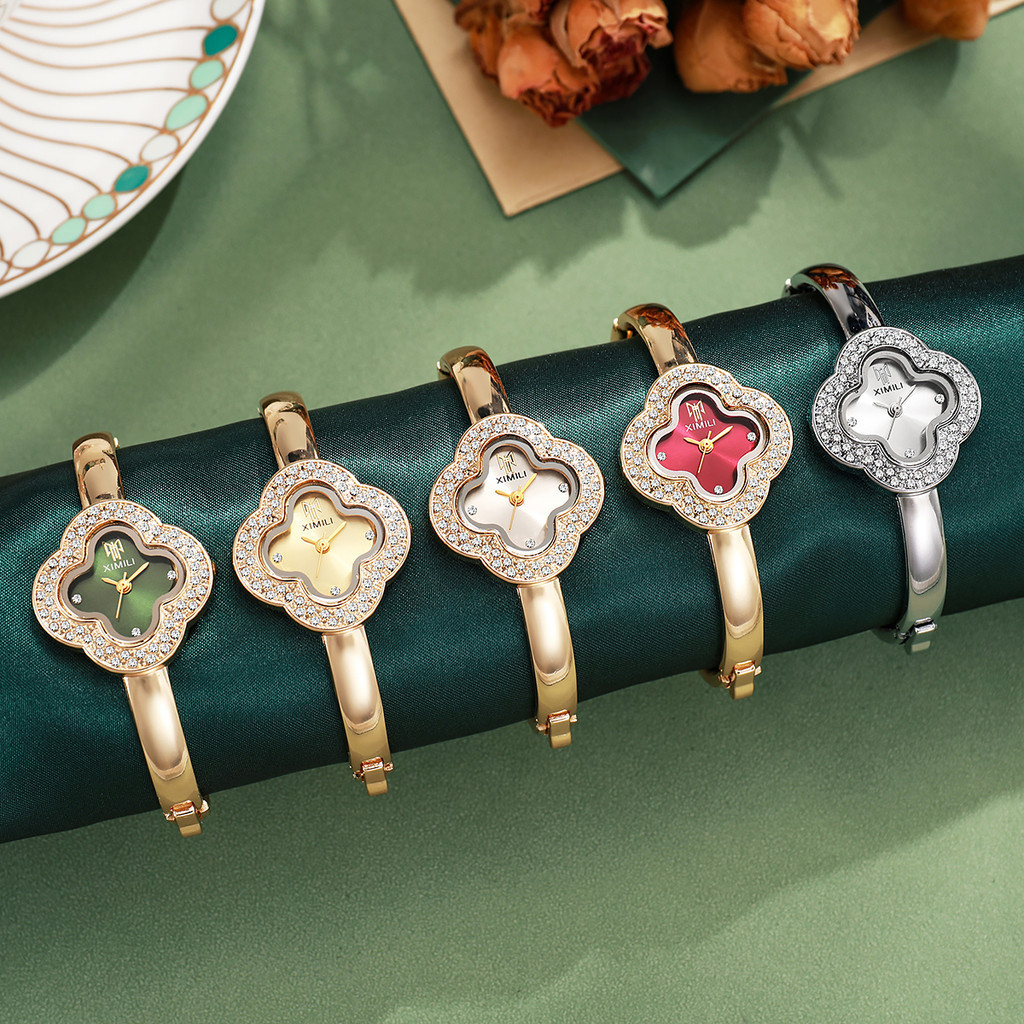 Novo Relógio Feminino Elegante Com Conjunto De Diamantes Trevo Pulseira De Ouro Em Forma De Quartzo (Melhor Escolha Para