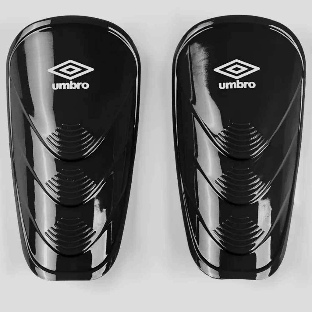 Caneleira Umbro Team ST Preta