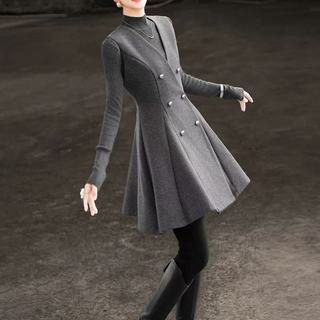Double-breasted stylish woolen vest dress with a sophisticated design, fashionable and versatile, with a waist-cinching 