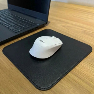 Mousepad Pequeno 20x20 cm Couro Sintético Costurado Antiderrapante DeskPad Escritório