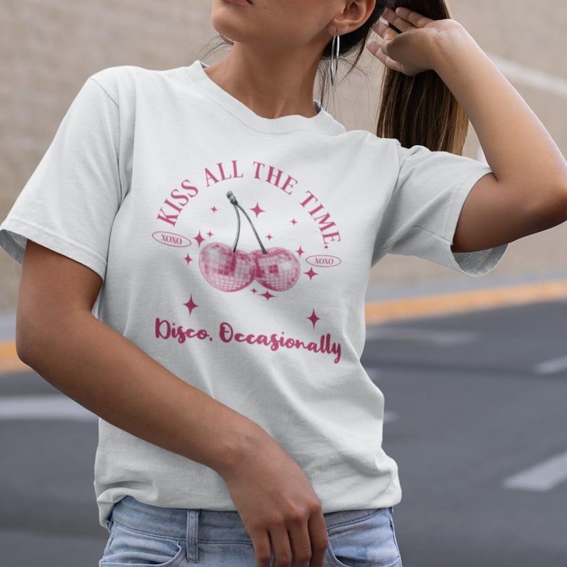 「Mina Hana」Camiseta Unissex Concert Kiss All The Time Disco Estampa Colorida Confortável Fofa Estilosa Moda Feminina