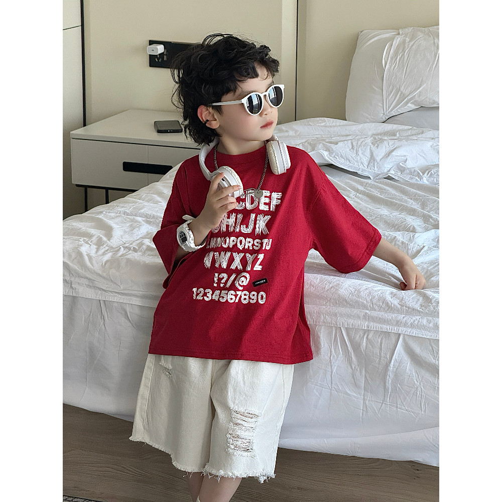 Camiseta vermelha crianças carta vestido de verão de manga curta 2026 novo estilo versão coreana solto menino legal boni