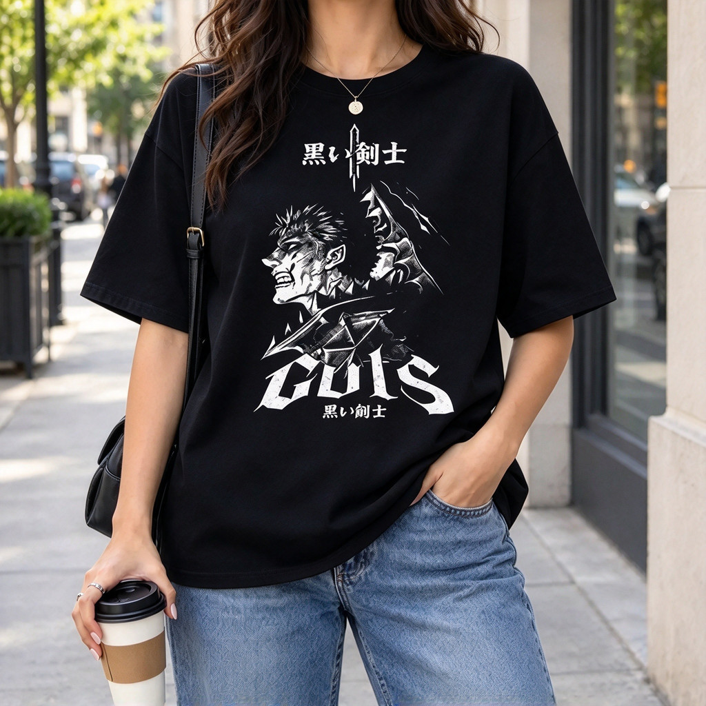 Camiseta Unissex Premium de Algodão Estampa Anime Berserk Guts Cor Preta Estilo Casual Confortável para Passeio e Uso