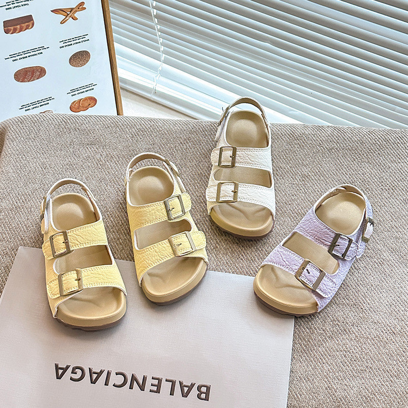 Sandálias de verão infantis 2026, versão coreana, sapatos de praia com sola macia para meninas, sapatos casuais de dedo,