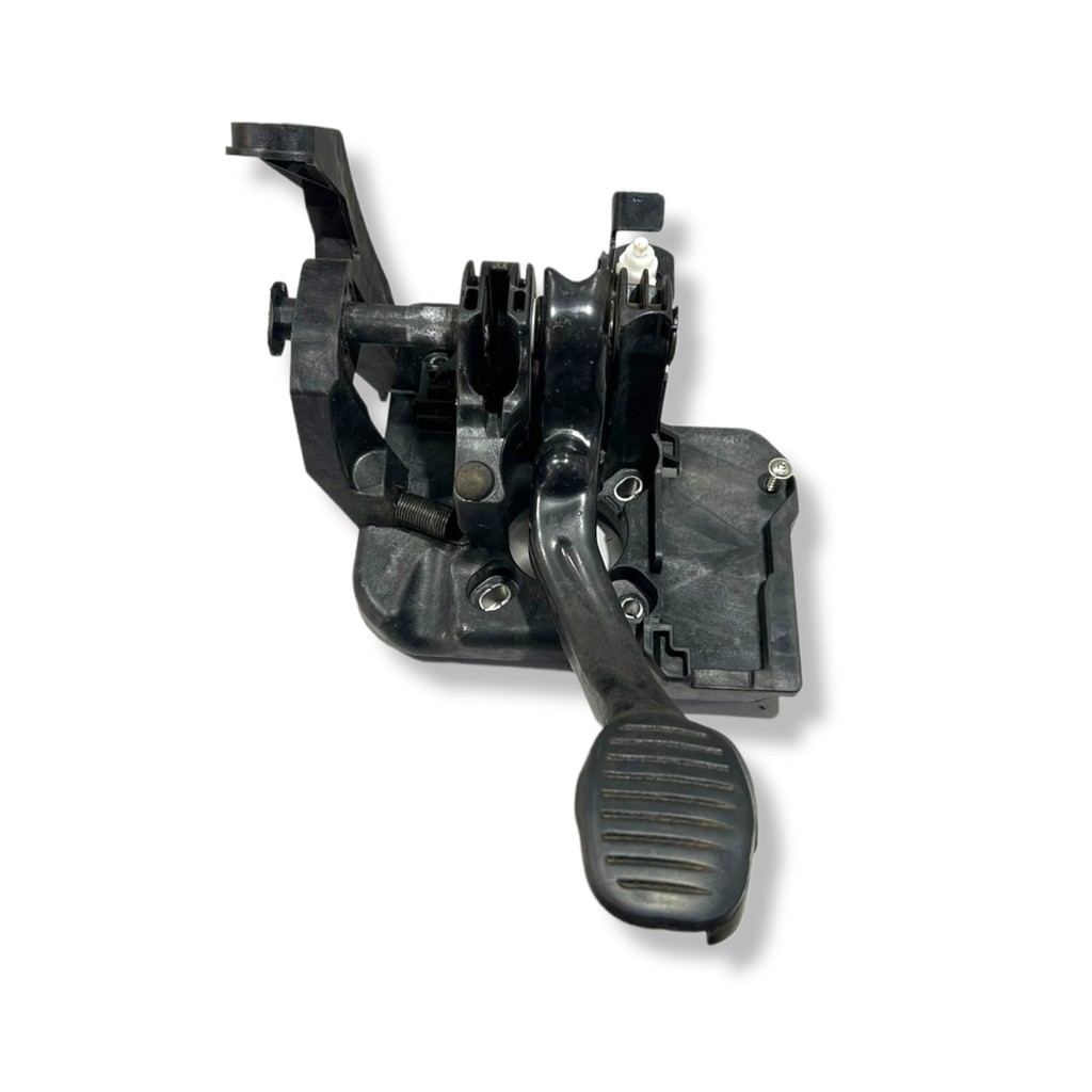 Base Pedaleira C/pedal Freio Fiat Uno Vivace 1.0 2014 A 2022