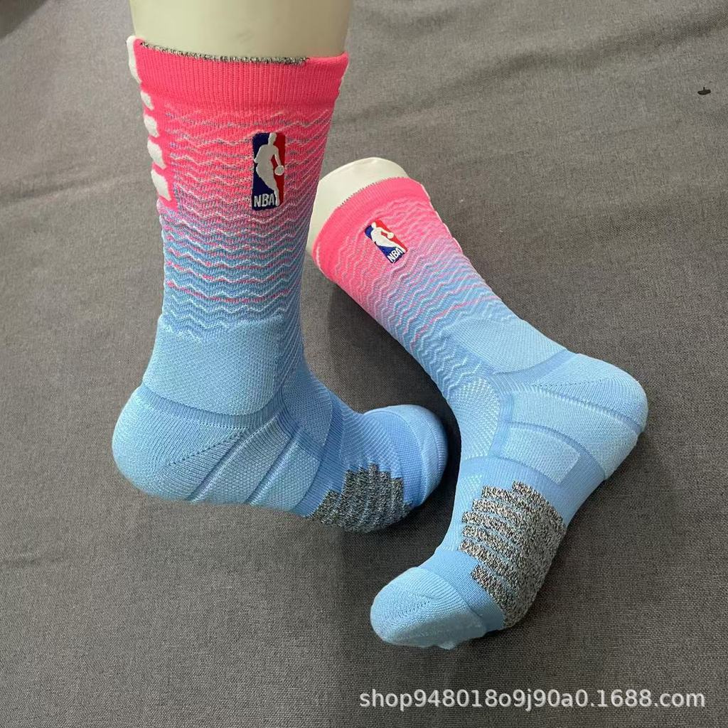 Cor gradiente meias de basquete tubo alto toalha inferior engrossado Casual correndo Fitness esportes meias das mulheres em Oferta na Shopee