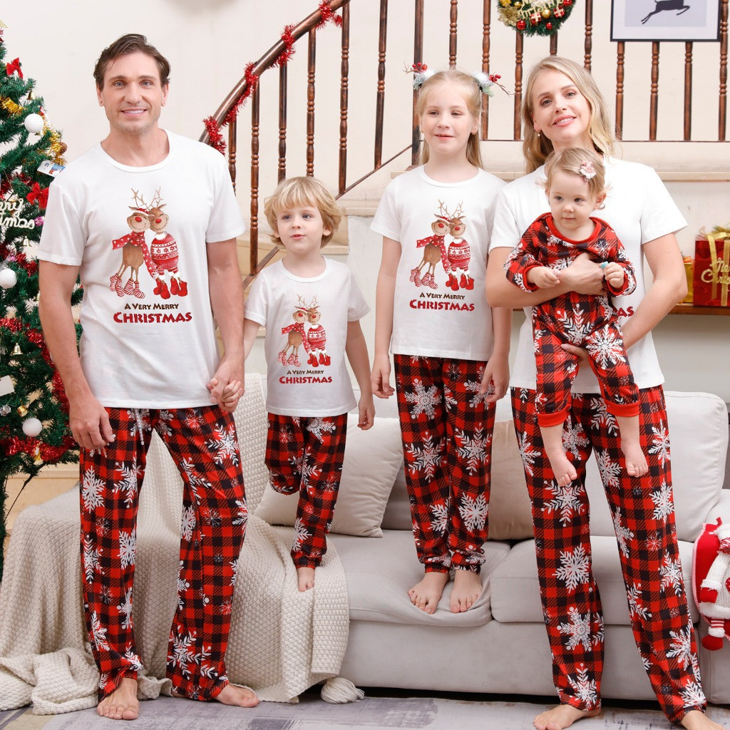 Conjunto de Pijamas de Natal para Família Novo 2025, Listrado de Desenho Animado, Manga Curta, Adultos e Crianças, Conju