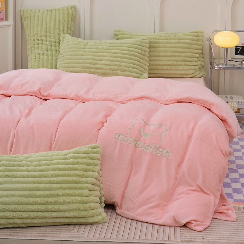 Novo estilo leite veludo conjunto de quatro peças inverno engrossado Coral flanela dormitório estudante conjunto de três