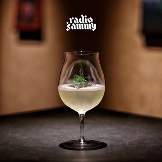 Taças de vinho tinto e taças de vinho branco de estilo japonês, com design elegante, da marca Kimura Glass, para uso dom