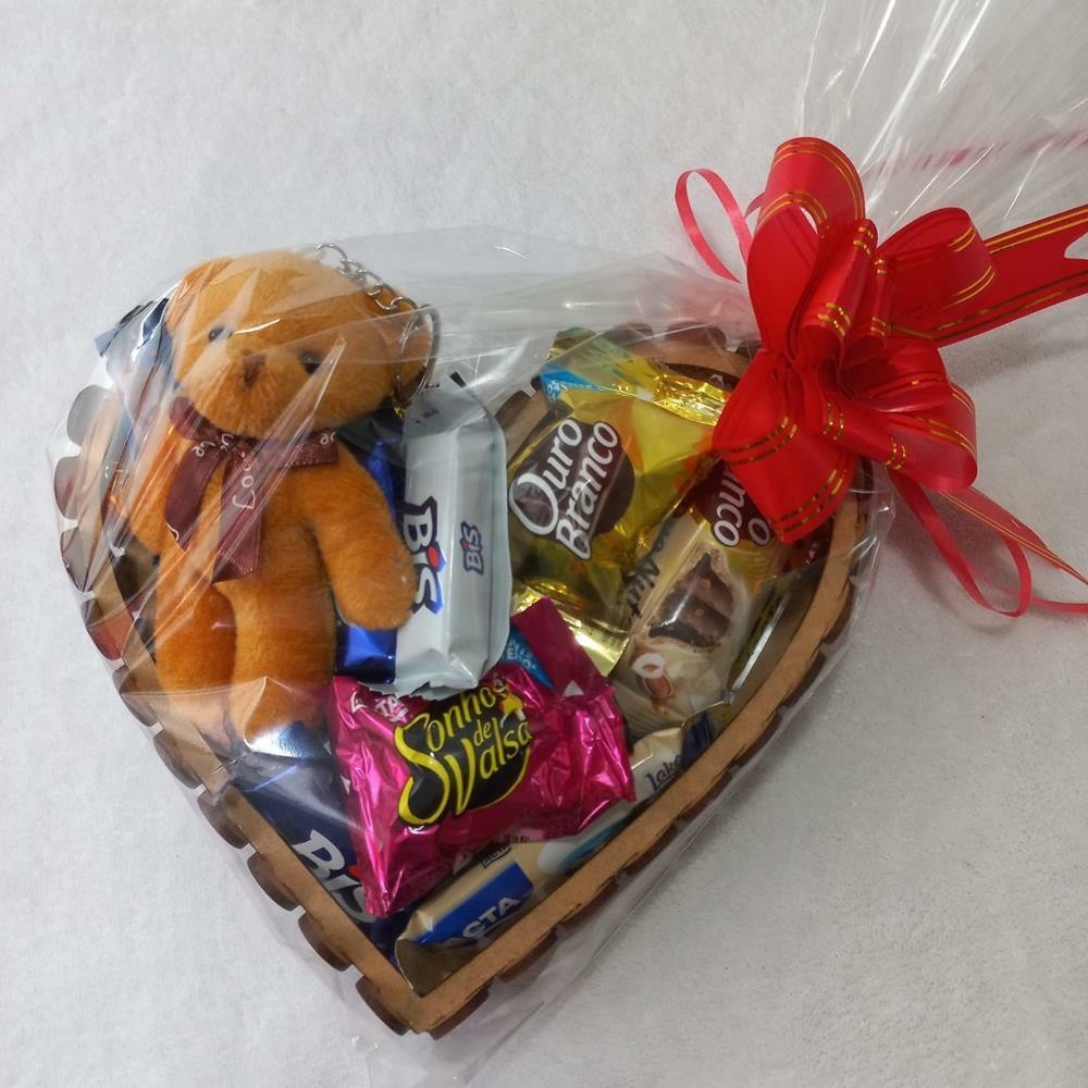 Cesta Coração de chocolate / Presente / Aniversário / Dia dos Namorados/Páscoa em Oferta na Shopee