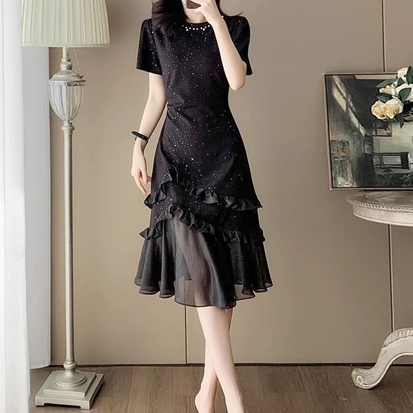 Moda Leve Luxo Frisado Malha Retalhos Fishtail Vestido Feminino Verão Novo Estilo Elegante Cintura Emagrecimento De Mang