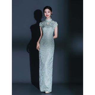 New Chinese-style improved cheongsam 2026 model, high-end elegant printed outfit for runway shows, suitable for daily we