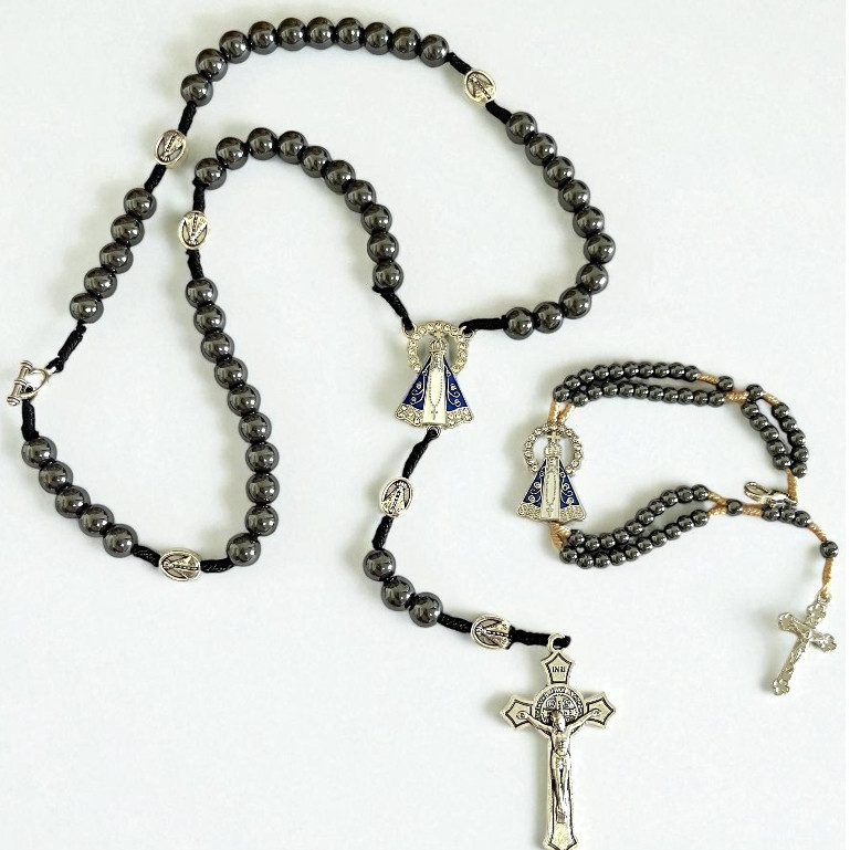 Kit Terço pescoço Hematita + Terço de Pulso Resplendor Nossa Senhora Aparecida