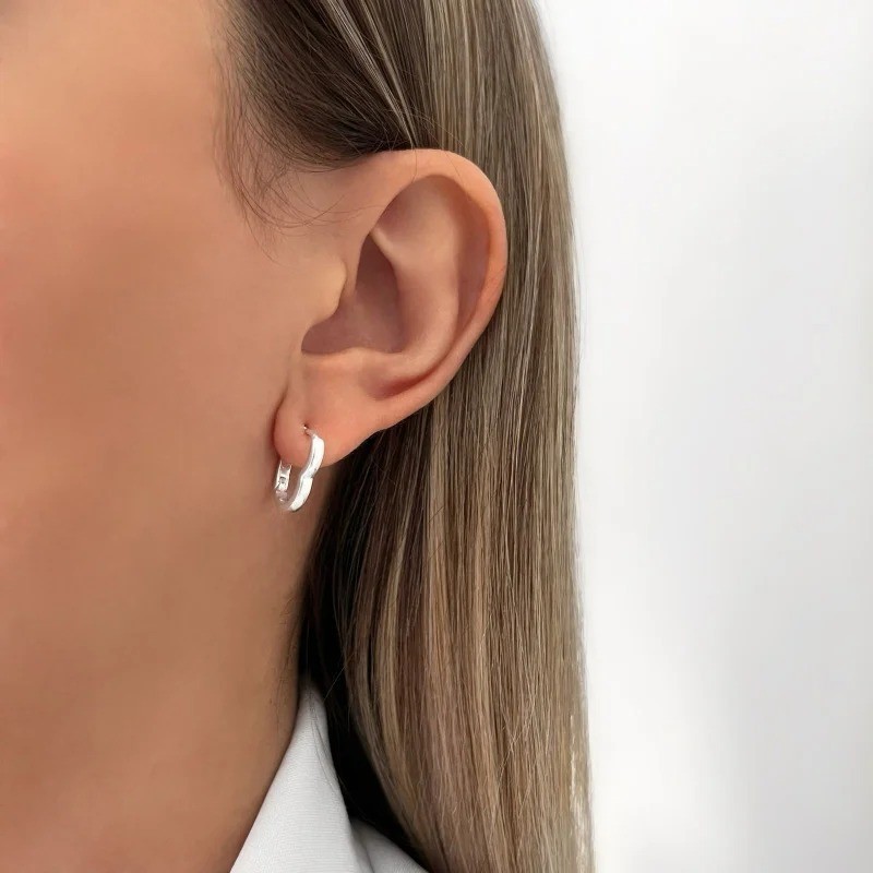Brinco de Argola Click Coração em Prata 925 – Joia Feminina Moderna e Delicada
