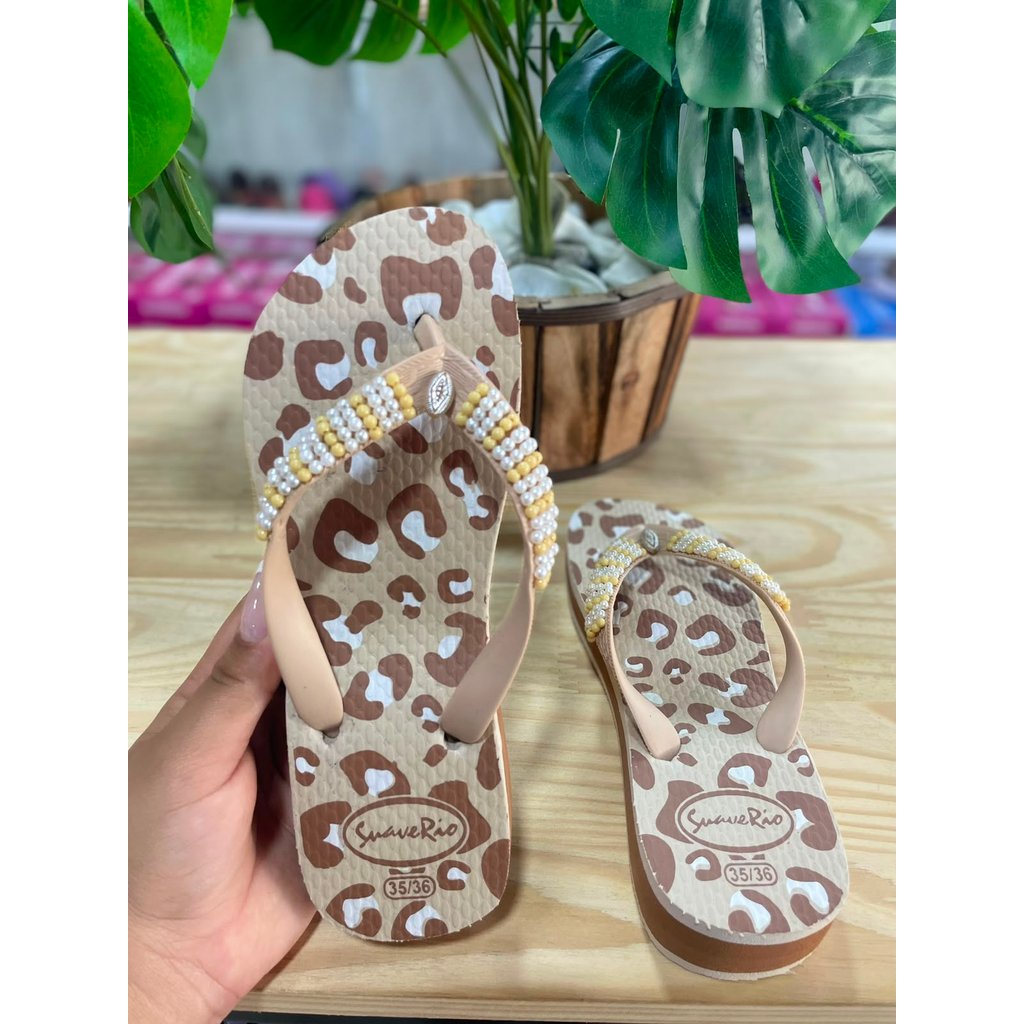 Chinelo Feminino Com Pedraria Casual Antiderrapante Confortável Macio Leve Dia a Dia