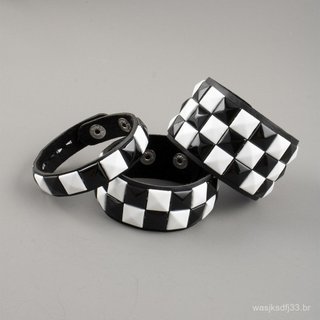 Pulseira de couro PU com rebites quadrados criativos, acessório masculino personalizado de estilo punk.