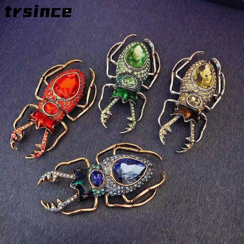 Feminino Masculino Moda Inseto Broche Besouro Série Emblemas Retro Unisex Festa Causal Jóias Strass Pinos corsages