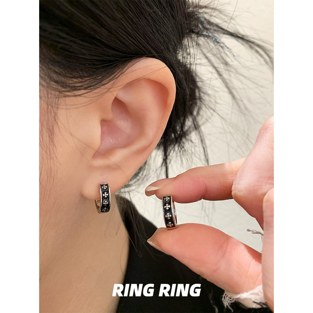 Porca de quatro folhas | RINGRING Store Brincos desgastados Retro Estilo Hong Kong Brincos ocos Brincos estilo legal