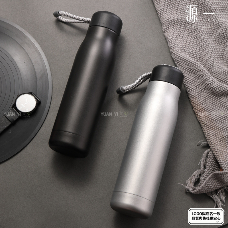 Garrafa térmica de aço inoxidável 304, mantém calor 12h, ideal para exercícios e atividades ao ar livre