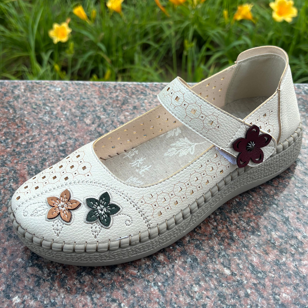 Sapatos femininos de verão velhos sapatos de pano de pequim sapatos de rede femininos flor plana oco mãe sapatos respirá