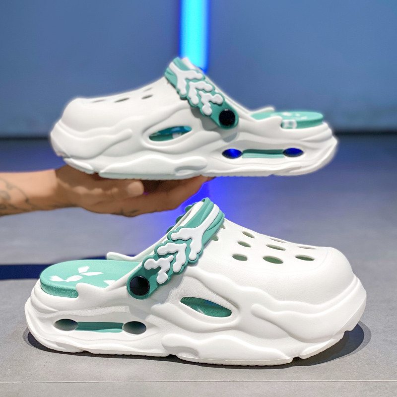 Buraco sapatos femininos 2026 novo estilo verão Outing merda-piso de sola grossa dois Wear esportes lazer praia Toe-cobe