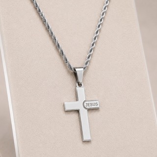 Colar  Cruz Jesus em Aço Inoxidável Banhado a Prata Masculino/Feminino Corrente Torcida Religioso Antialérgico Resistent