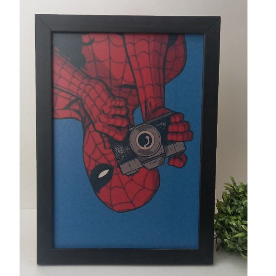 Quadros Decorativos com moldura Homem-Aranha varios modelos para uma decoração elegante com este objeto para quarto sala