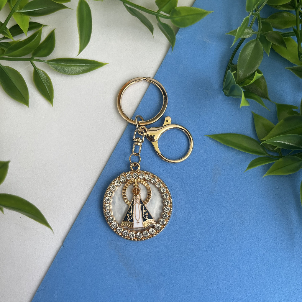 Chaveiro Nossa Senhora Aparecida Dourado e Branco em Madre Pérola