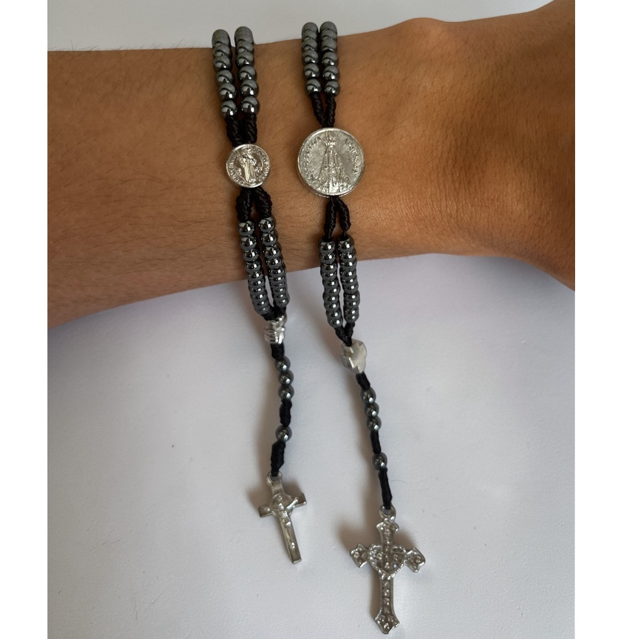 Terço de pulso Pulseira de Hematita com Cordinha regulável São Bento e Nossa Senhora Aparecida