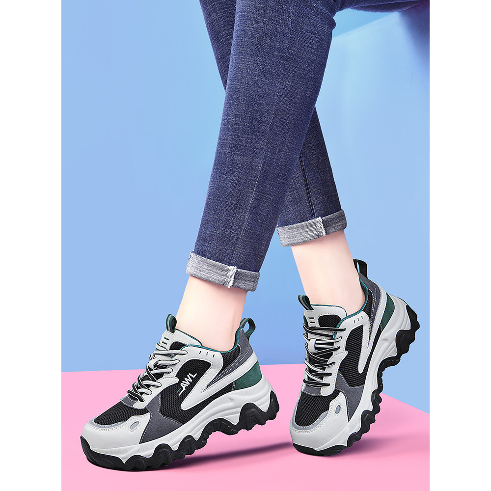Mostrando pés pequeno papai sapatos ins na moda 2024 novo estilo outono All-Match de sola grossa esportes lazer viagem c