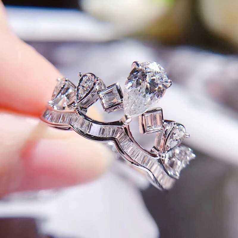 Luz de luxo moda coroa coroa coroa coroação alto carbono anel diamante simulação anel diamante feminino um quilate anel 