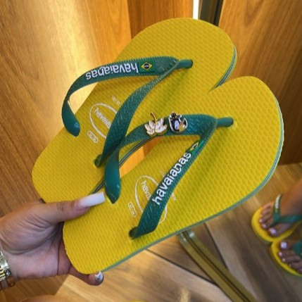 Chinelo Brasileira Pingente Tucano 33 Ao 40 Diversas Cores 45 % OFF