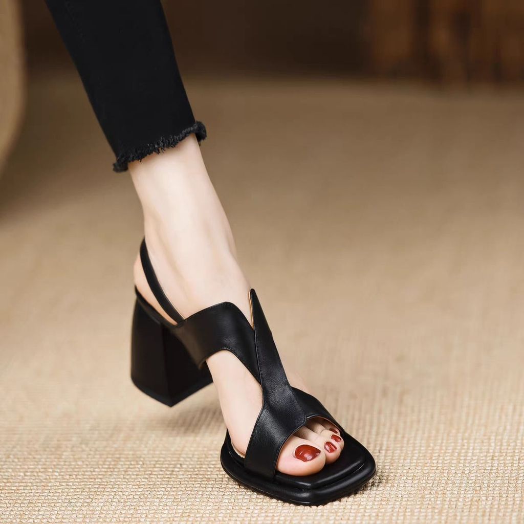Luz de luxo marrom Retro sandálias femininas salto grosso couro macio 2026 verão novo estilo dedo do pé aberto moda salt
