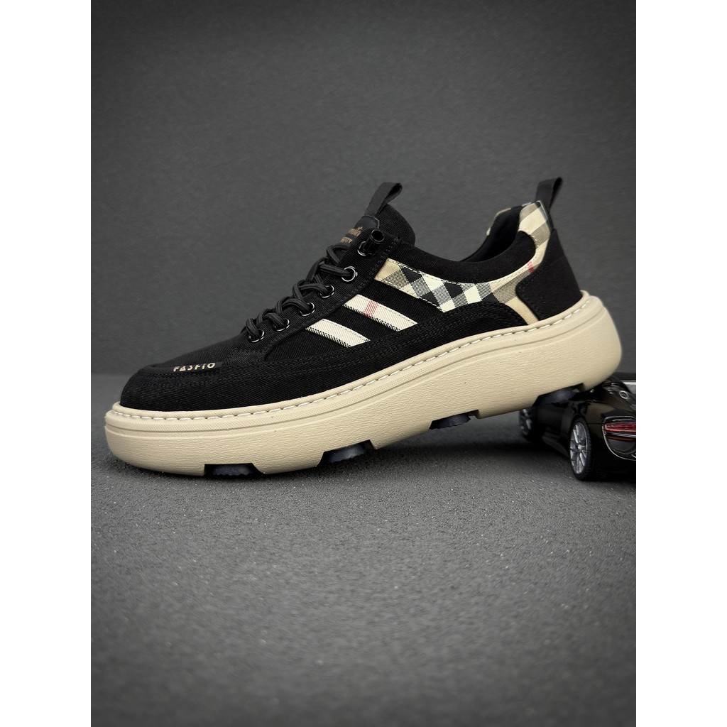 2026 novo estilo sapatos masculinos de verão sapatos de lona preta simples PD elástico sapatos masculinos de sola grossa
