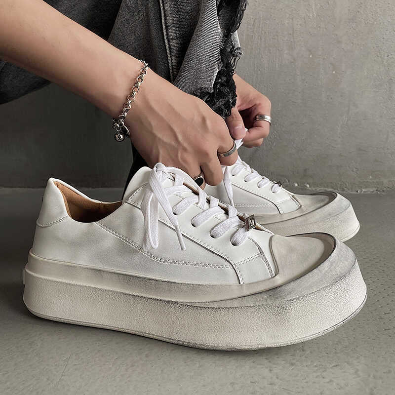 CESONMIE nicho de sola grossa aumentando tênis casuais masculino Commuter sapatos brancos angustiados de cano baixo rend