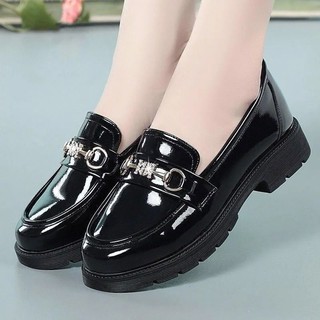Mocassins brilhantes de sola grossa, sapatos de couro pequenos femininos de sola macia, sapatos de verão de couro macio 