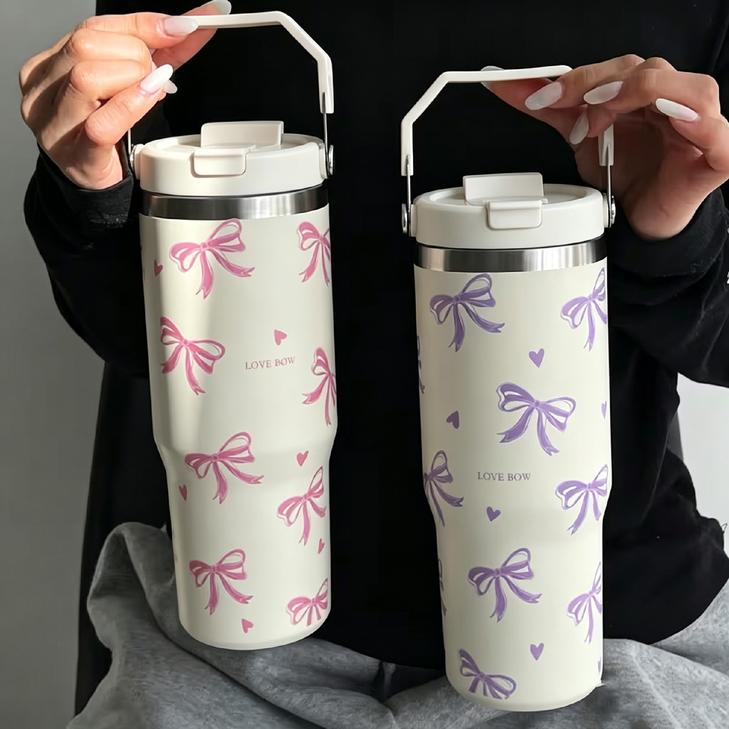 Garrafa Térmica de Aço Inoxidável com Estampa do Estampa de Laços e Corações 900ml, com Alça e Canudo