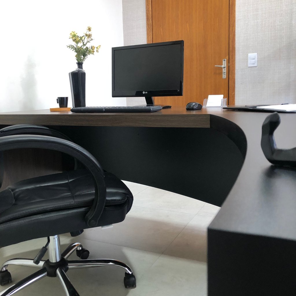 Detalhes do Escrivaninha Mesa Escritório Diretor em L em Tamburato Charuto/Preto