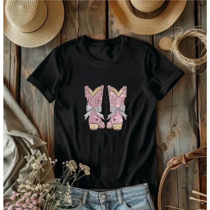 Tshirt Boiadeira Estampado Country Botas Texanas Cowgirl Estilosa Camiseta Feminina